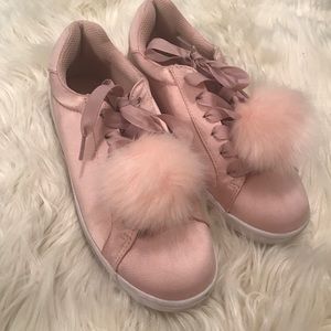 Pink puff ball madden girl sneakers